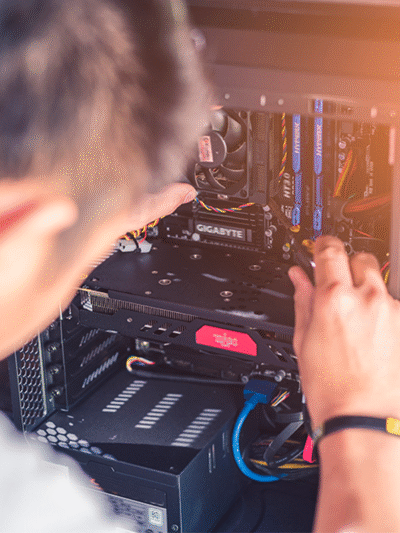 Reparación y Mantenimiento de Laptops y PC